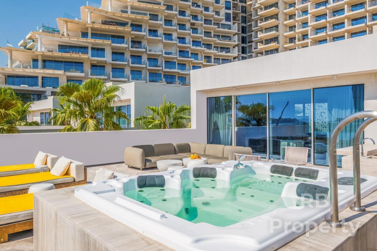 Five Palm Beach Villa - Three Floors, Private Pool, Jacuzzi Dubai Exterior foto