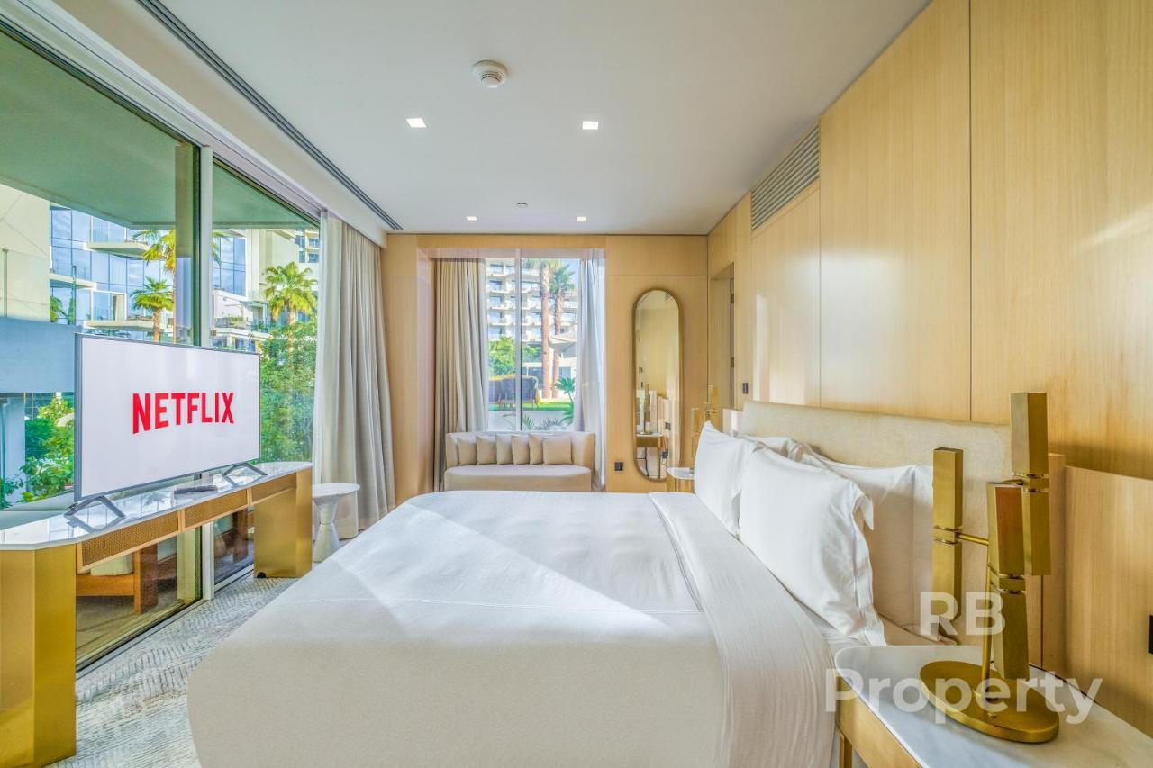 Five Palm Beach Villa - Three Floors, Private Pool, Jacuzzi Dubai Exterior foto