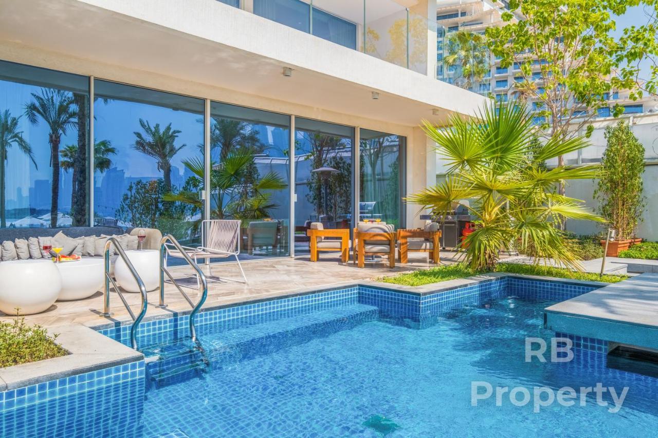 Five Palm Beach Villa - Three Floors, Private Pool, Jacuzzi Dubai Exterior foto