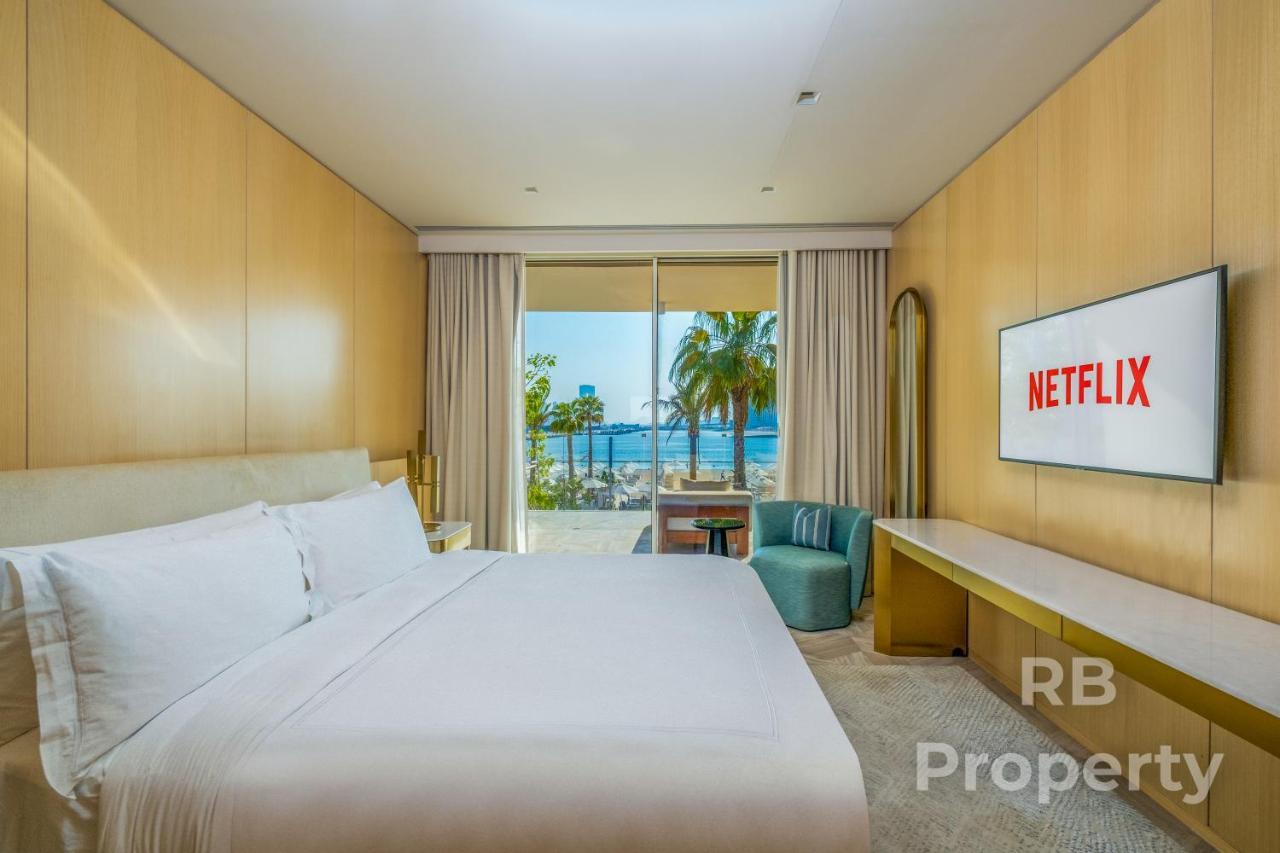 Five Palm Beach Villa - Three Floors, Private Pool, Jacuzzi Dubai Exterior foto